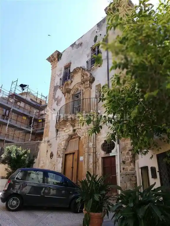 Palazzo - Edificio in vendita a Sciacca