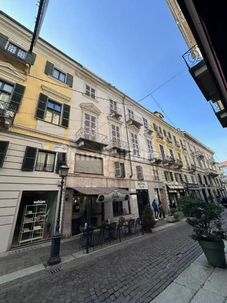 Palazzo - Edificio in vendita a Alessandria