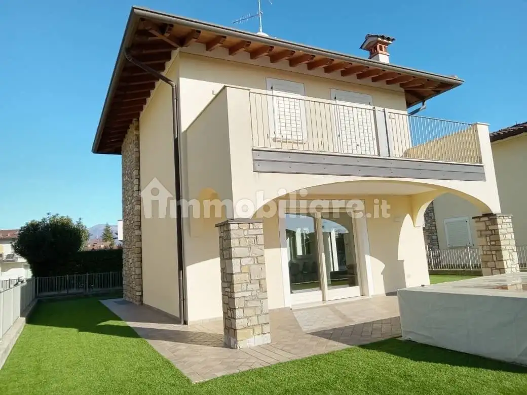 Villa in affitto a Manerba del Garda