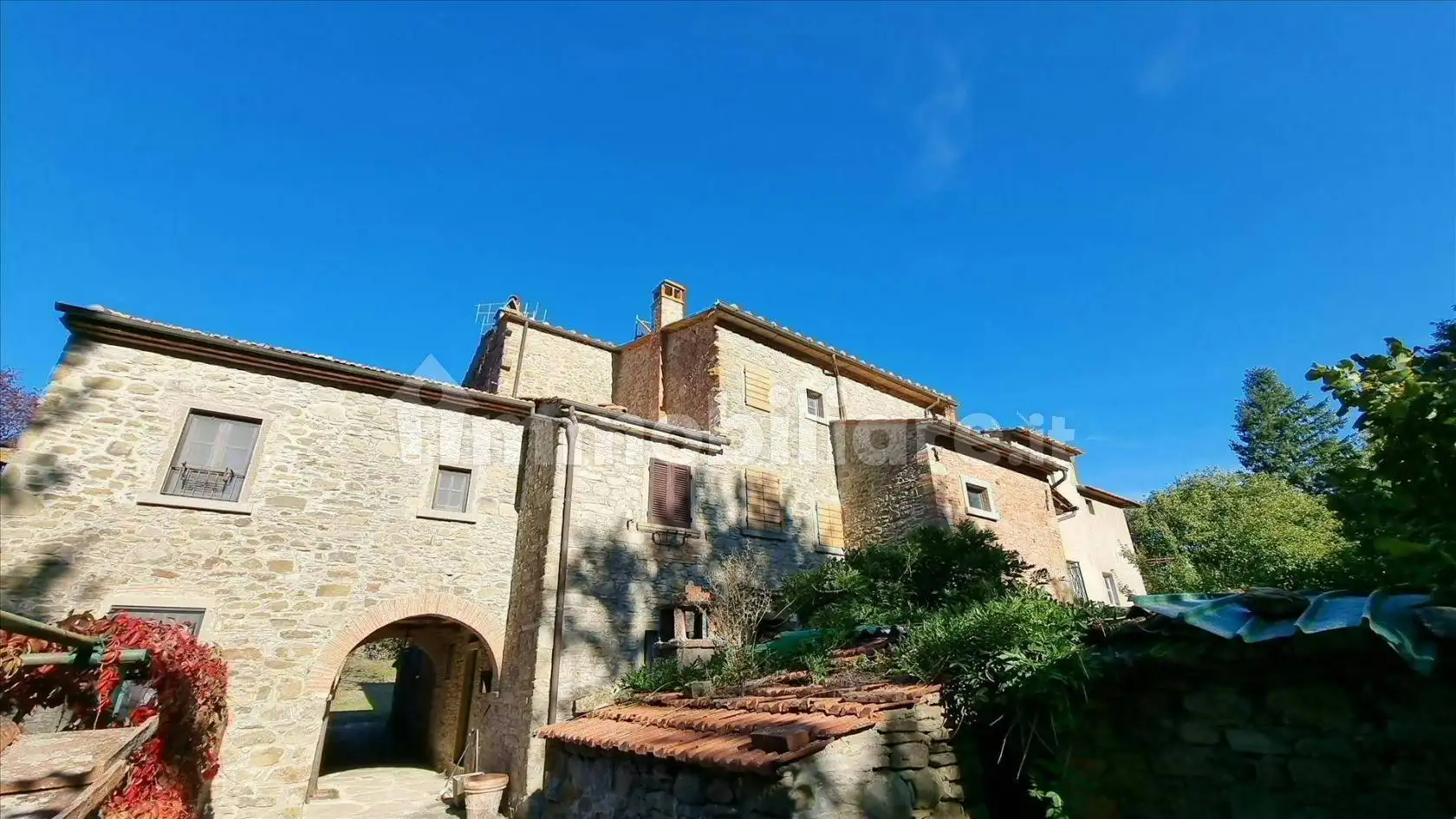 Casa indipendente in vendita a Arezzo