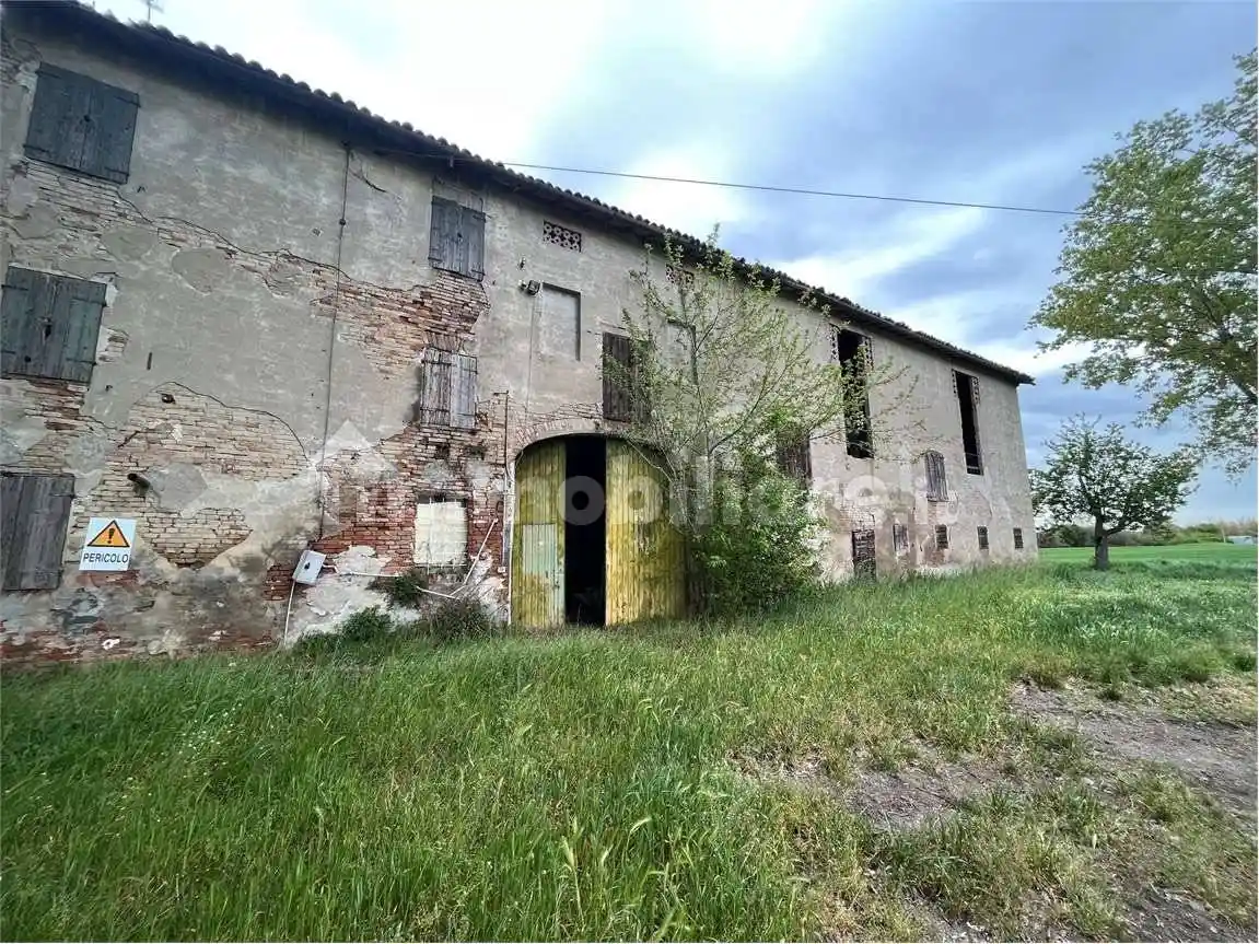 Rustico - Casale in vendita a Carpi