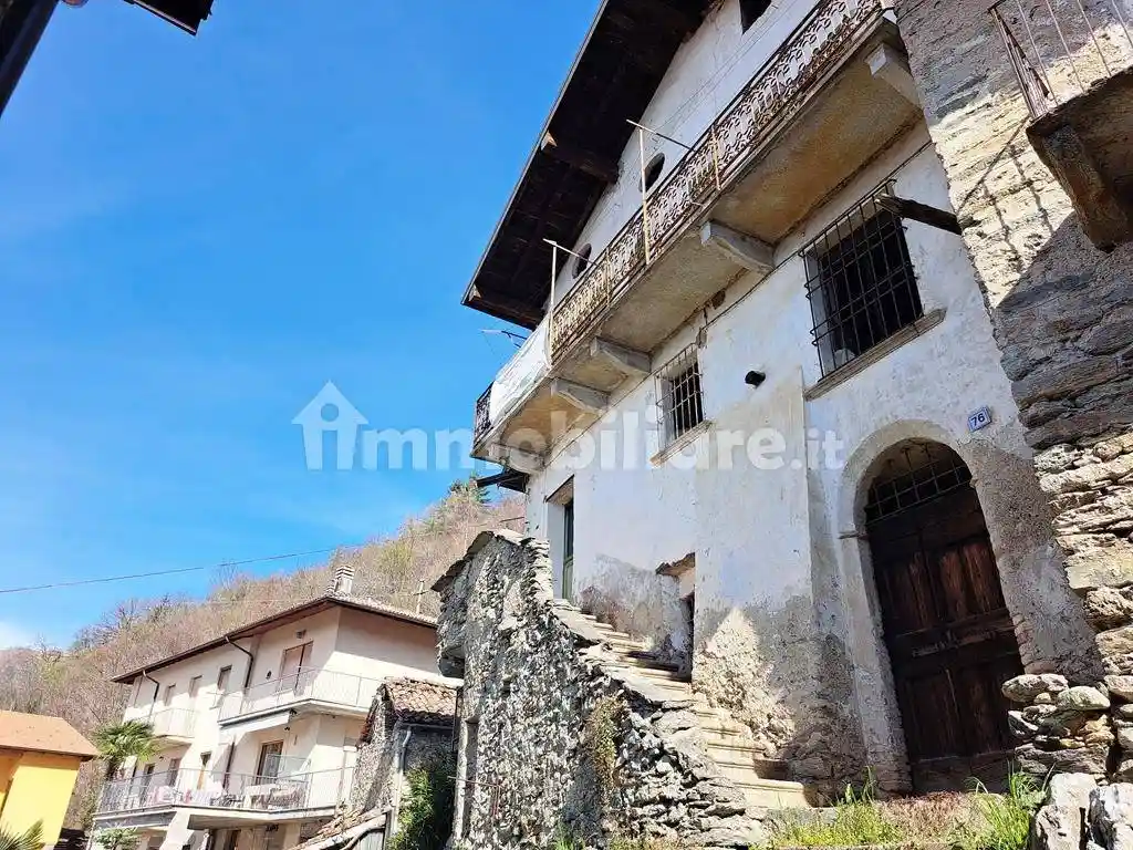 Rustico - Casale in vendita a Gravedona ed Uniti