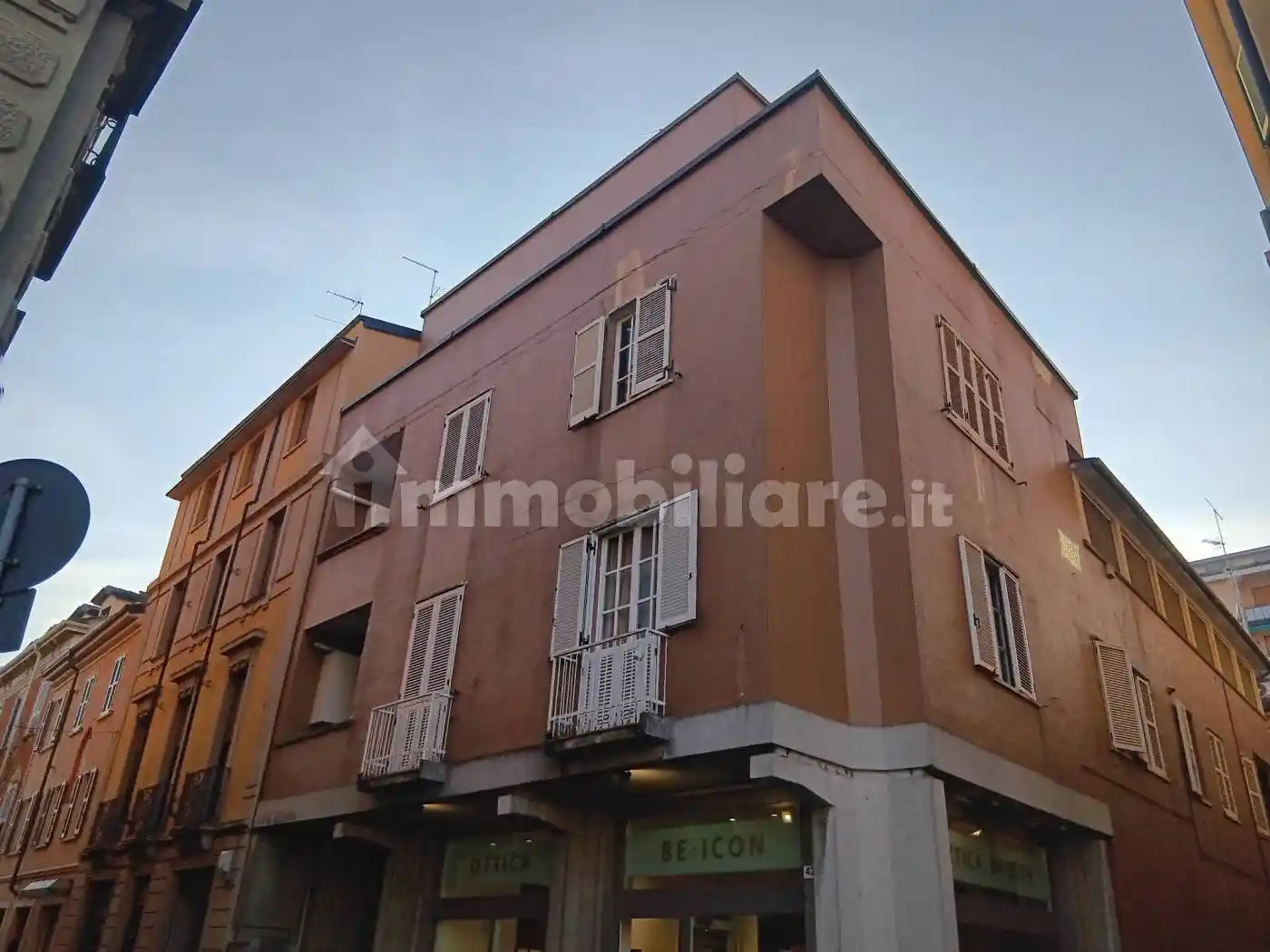 Palazzo - Edificio in vendita a Tortona