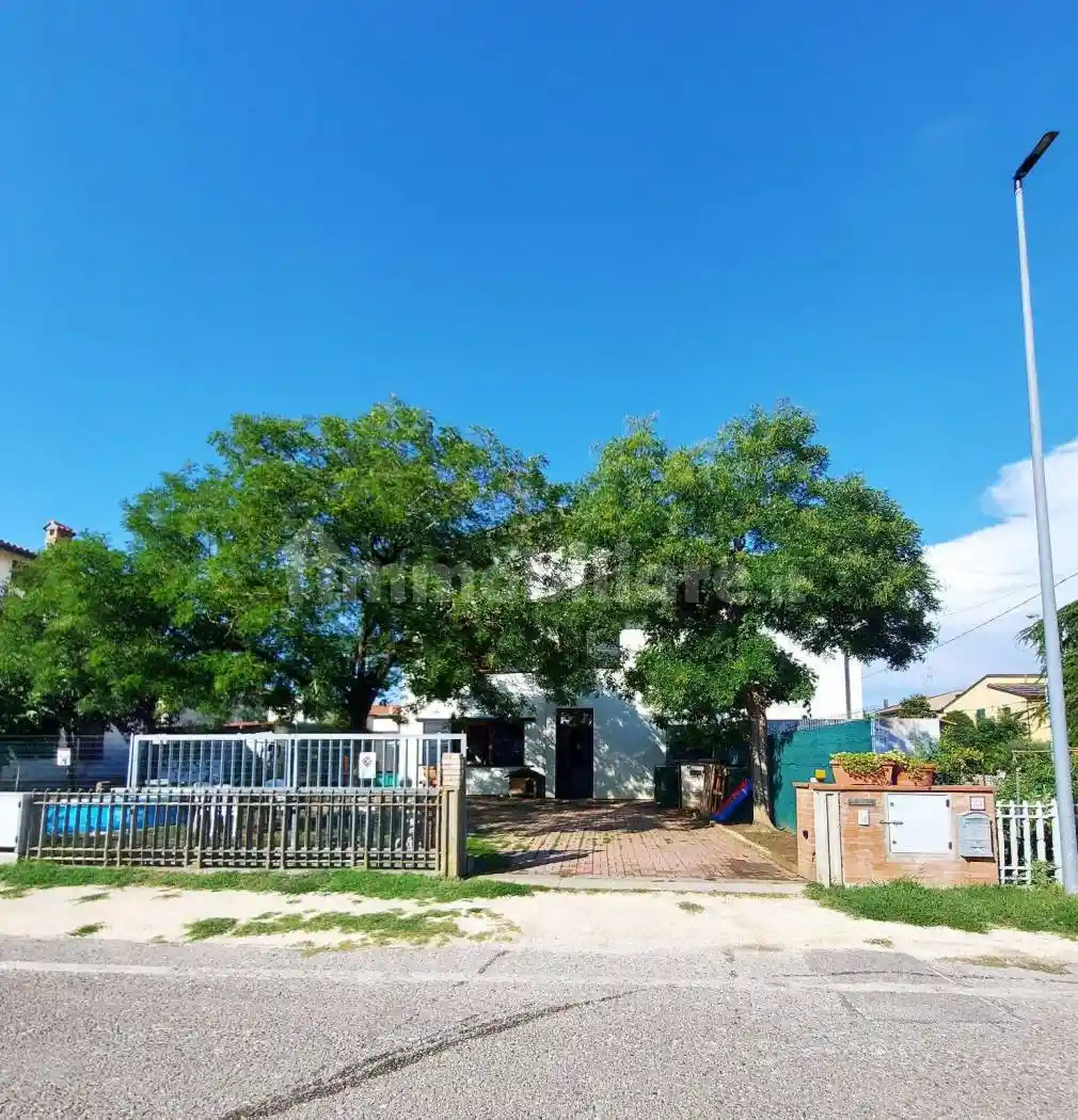 Casa indipendente in vendita a Massa Lombarda