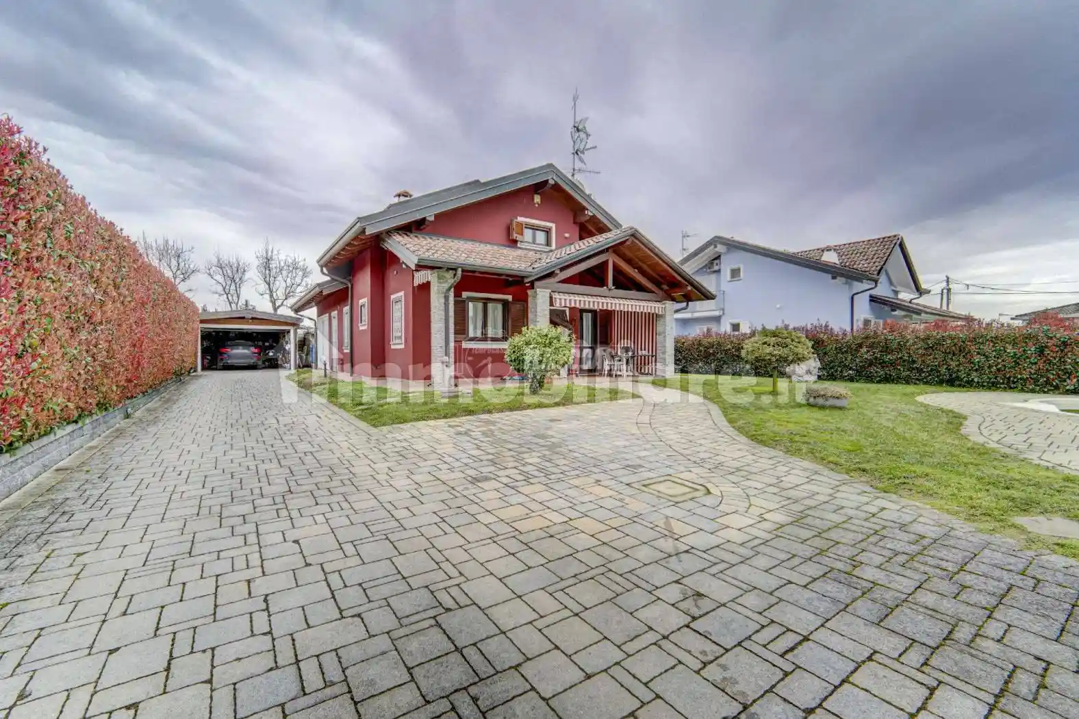 Villa in vendita a Agrate Conturbia