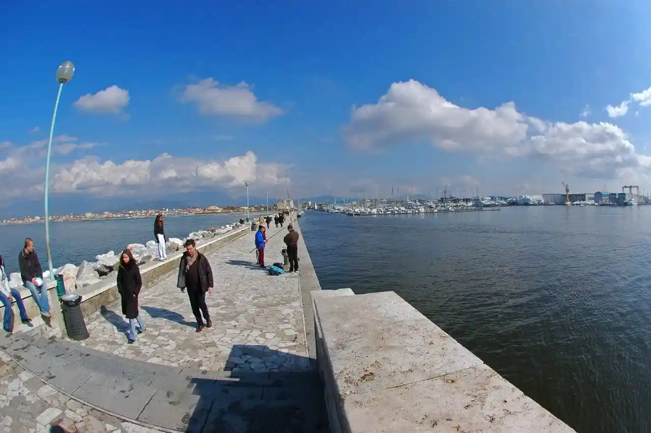 Appartamento in vendita a Viareggio