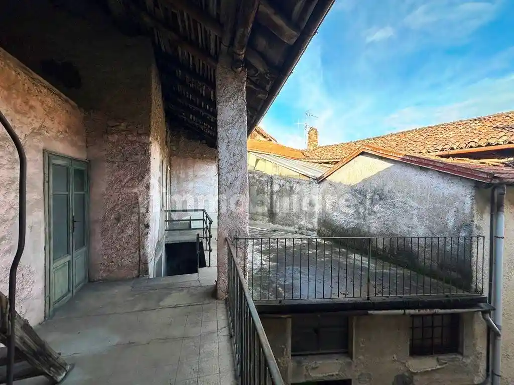 Casa indipendente in vendita a Valbrona