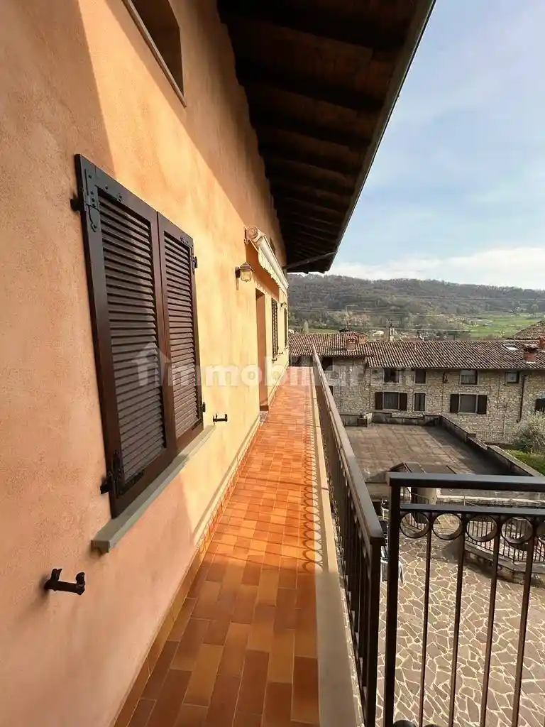 Appartamento in vendita a Carobbio degli Angeli