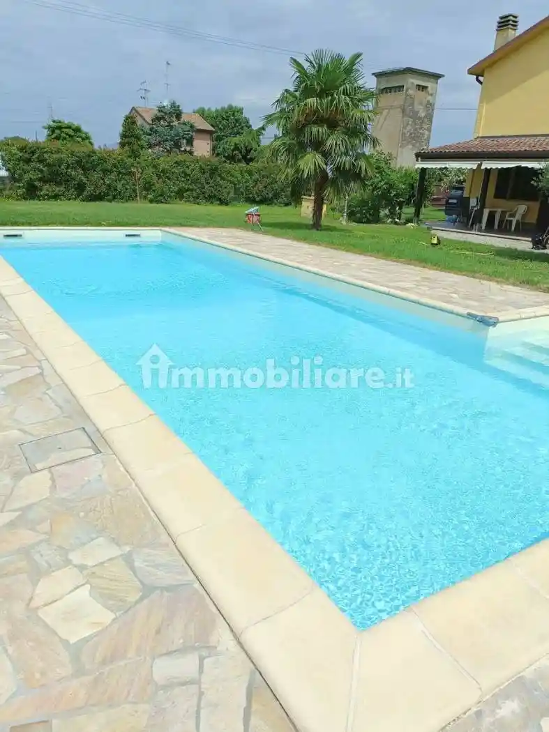 Villa in vendita a Ostellato