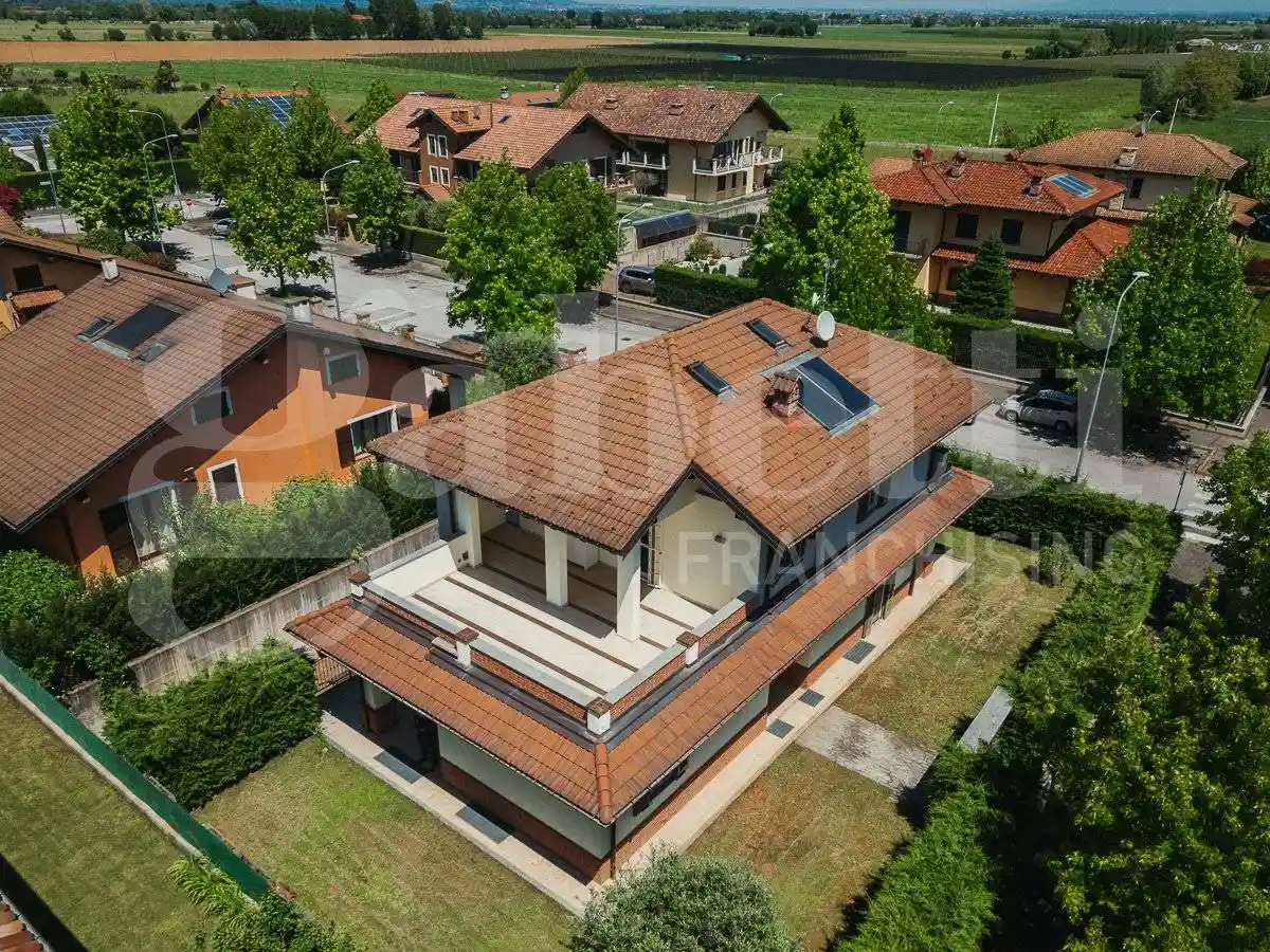 Villa in vendita a Pinerolo