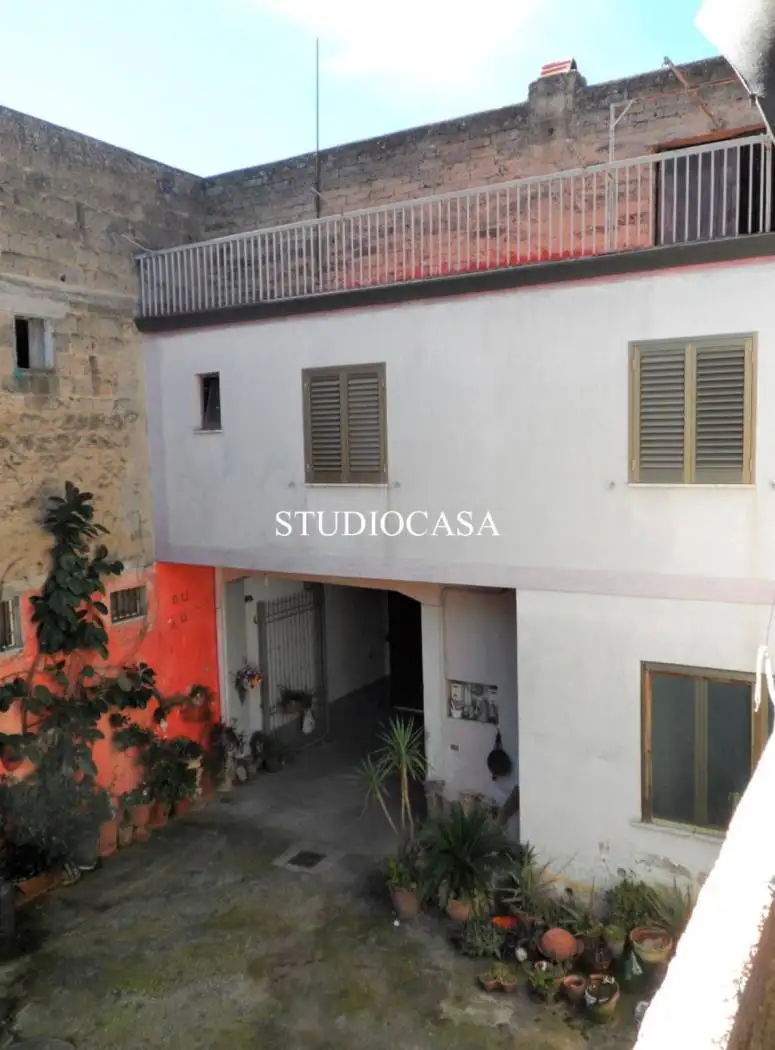 Palazzo - Edificio in vendita a Recale