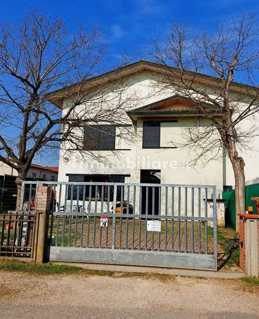 Casa indipendente in vendita a Massa Lombarda
