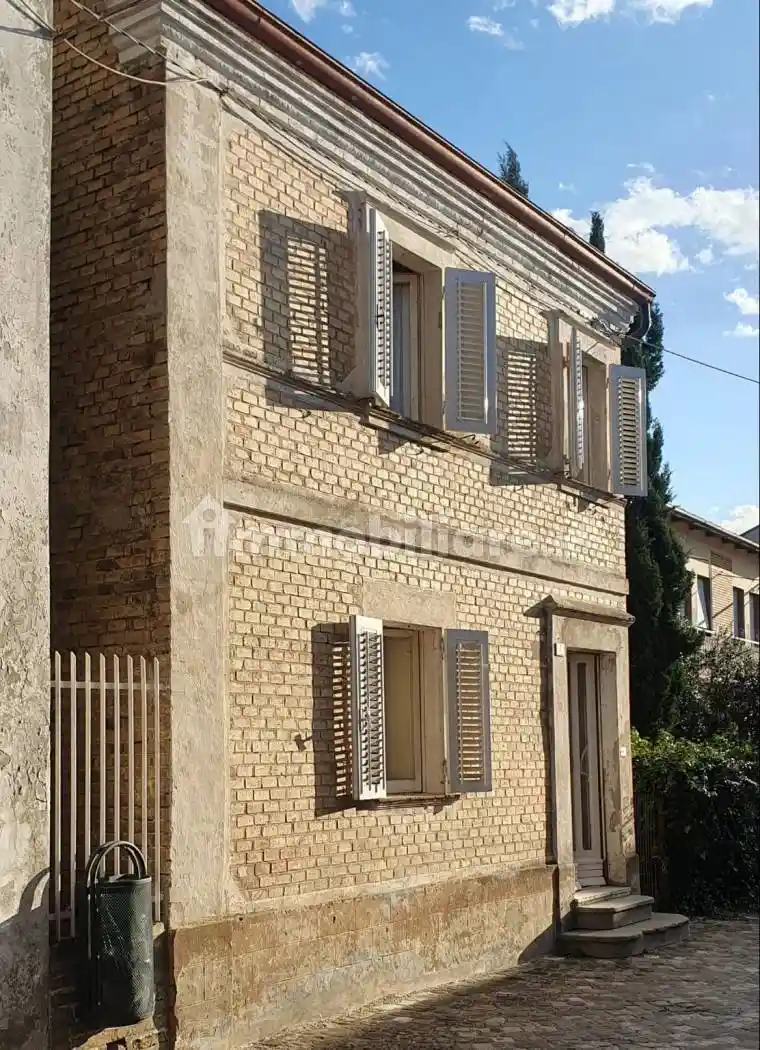 Casa indipendente in vendita a Urbino