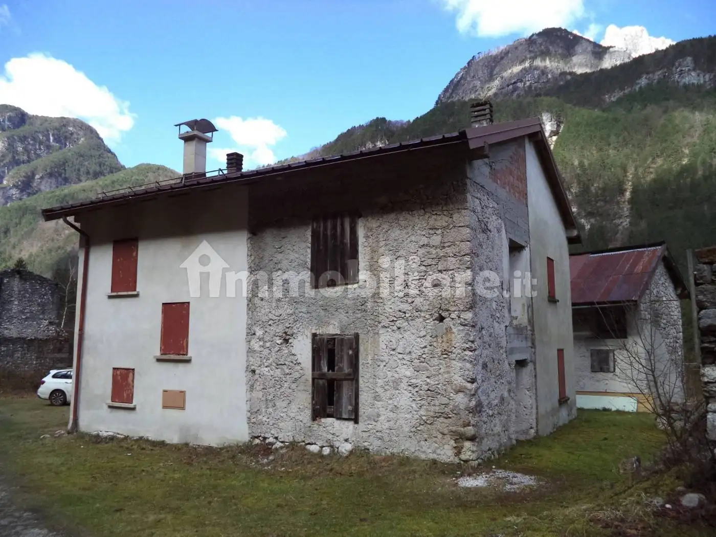 Villa in vendita a Chiusaforte