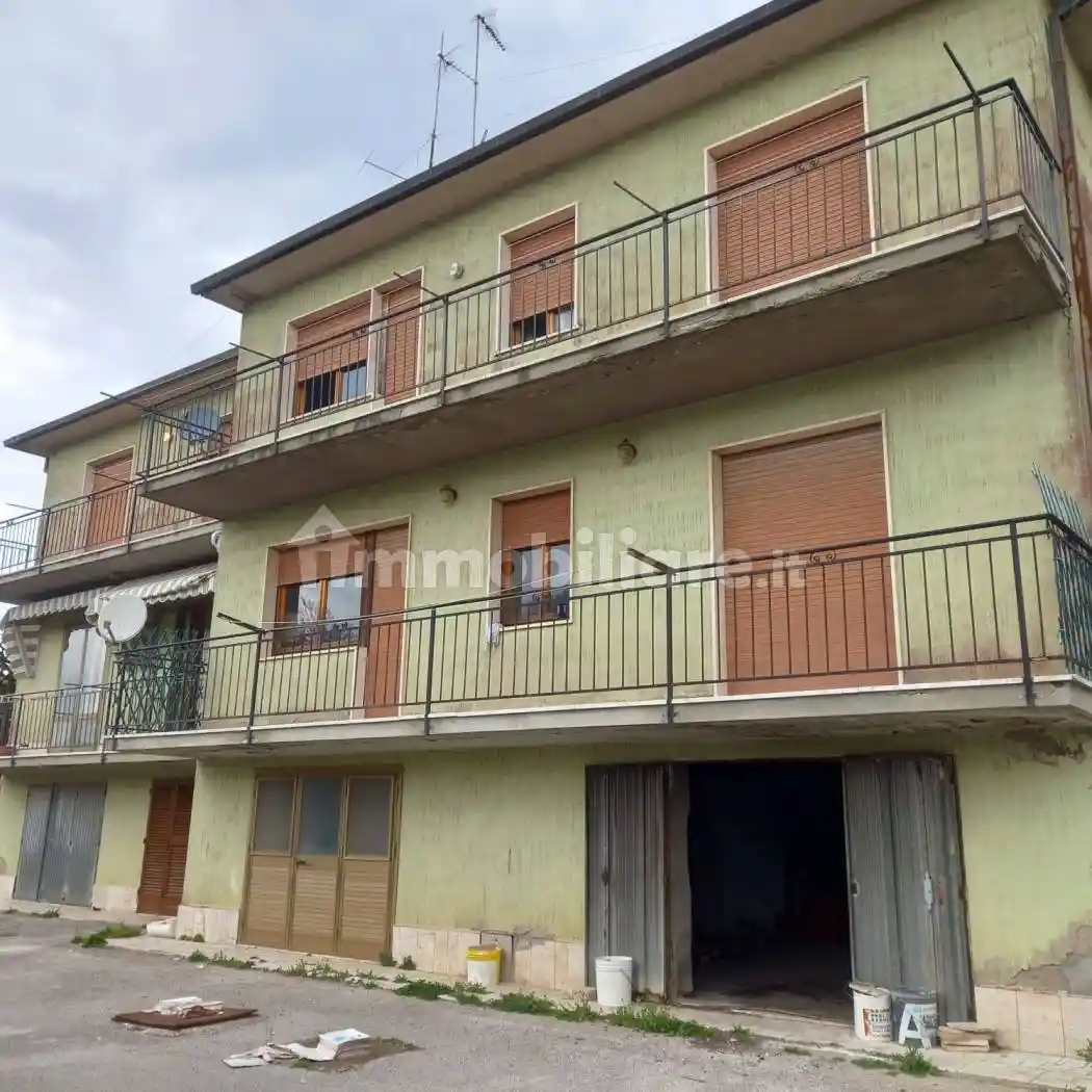 Appartamento in vendita a Semproniano