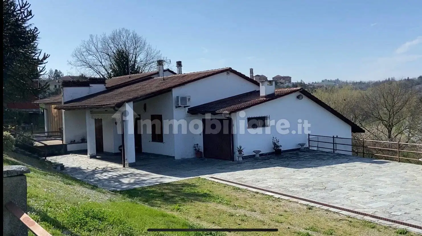 Villa in vendita a Revigliasco d'Asti