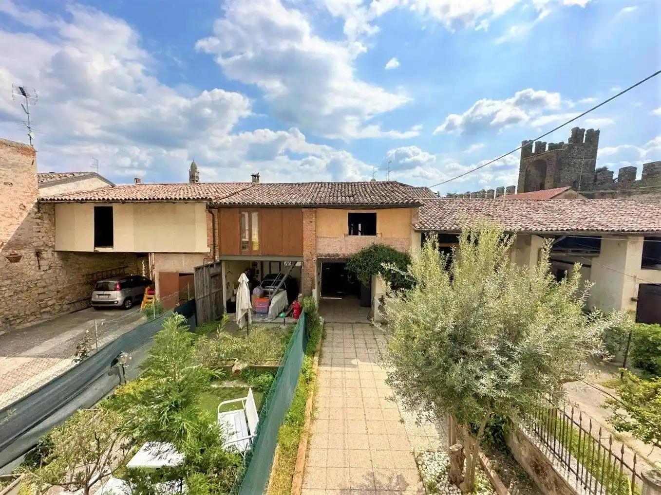 Rustico - Casale in vendita a Soave