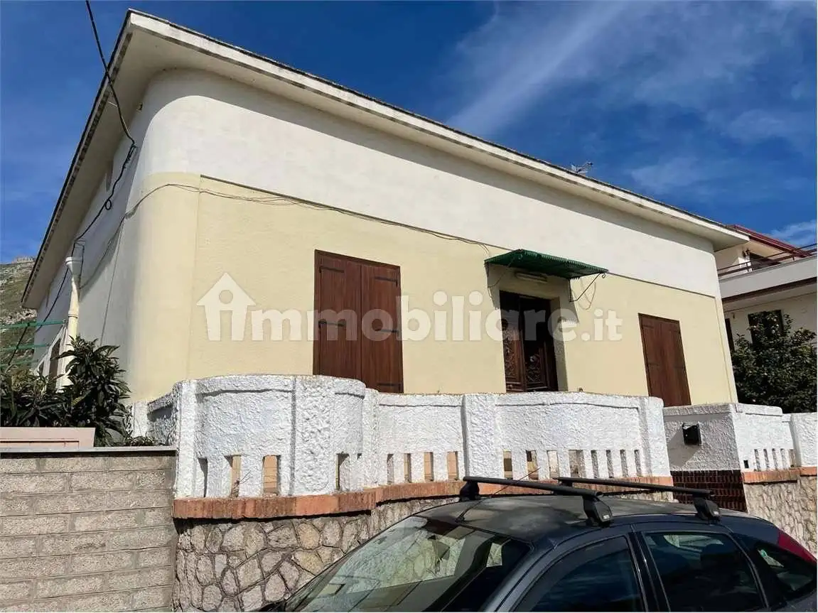 Villa in vendita a Mondragone