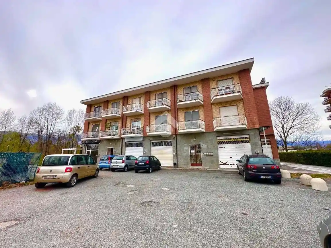 Appartamento in vendita a Robassomero