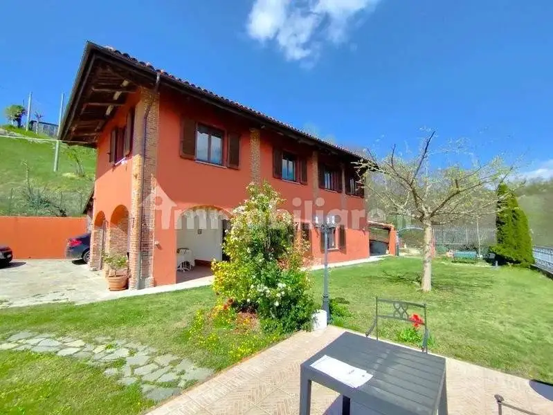 Rustico - Casale in vendita a Belvedere Langhe