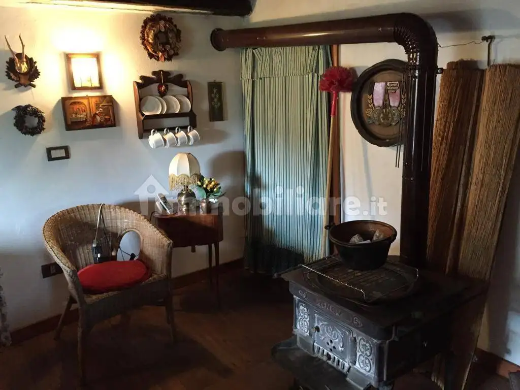 Appartamento in vendita a Intragna