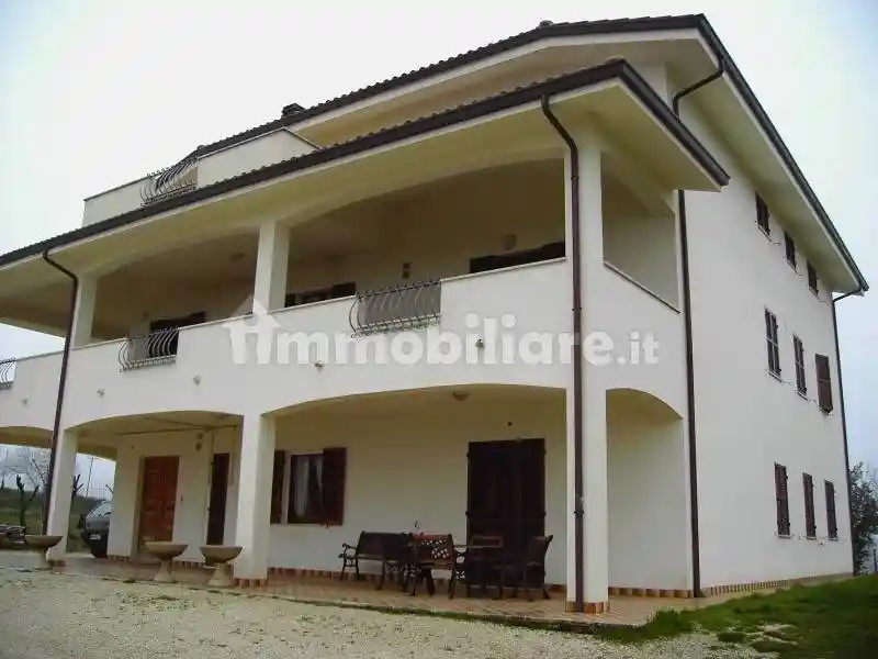 Villa in vendita a Santa Maria Nuova