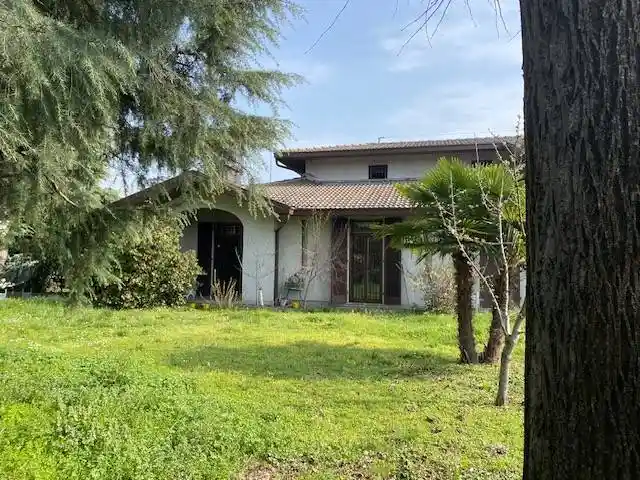 Villa in vendita a Settimo Milanese