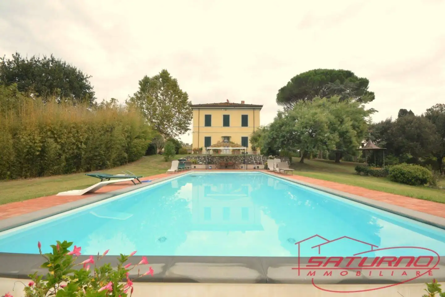 Villa in vendita a Lucca