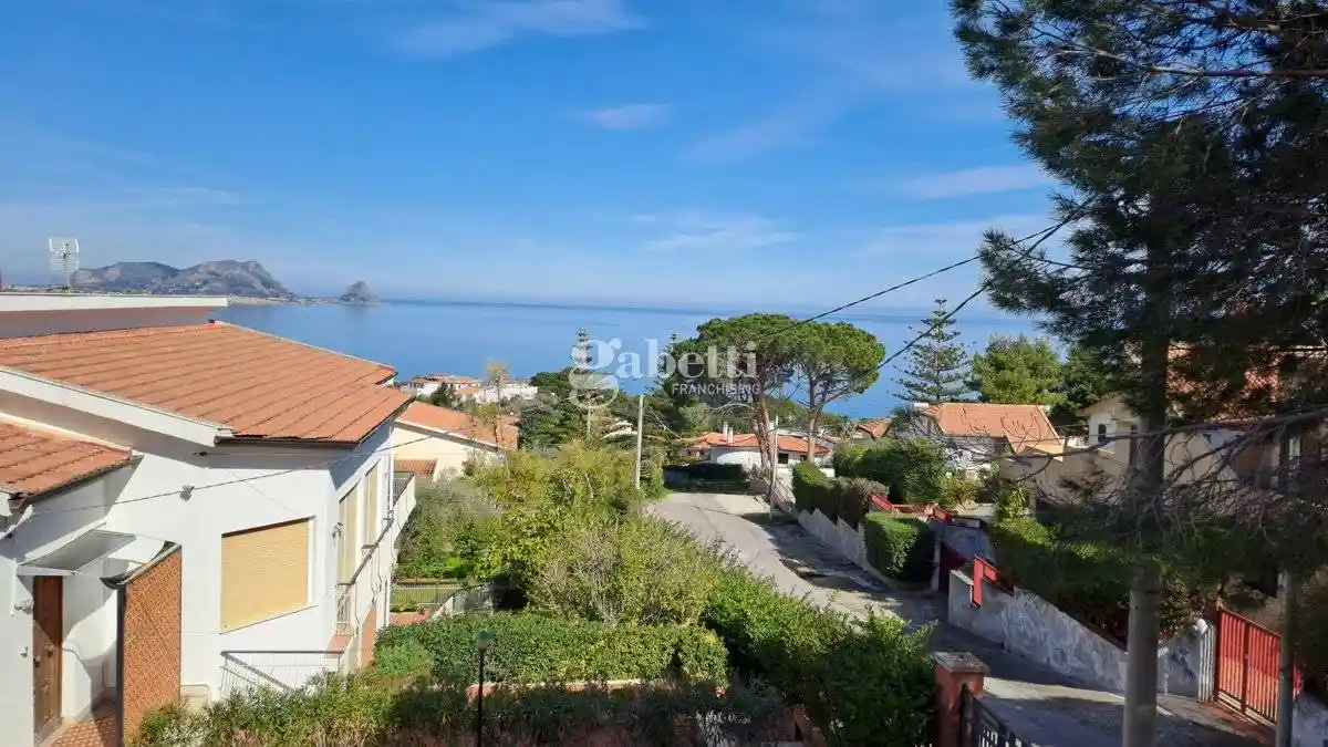 Villa in vendita a Altavilla Milicia