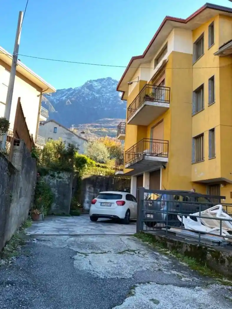 Villa in vendita a Colico