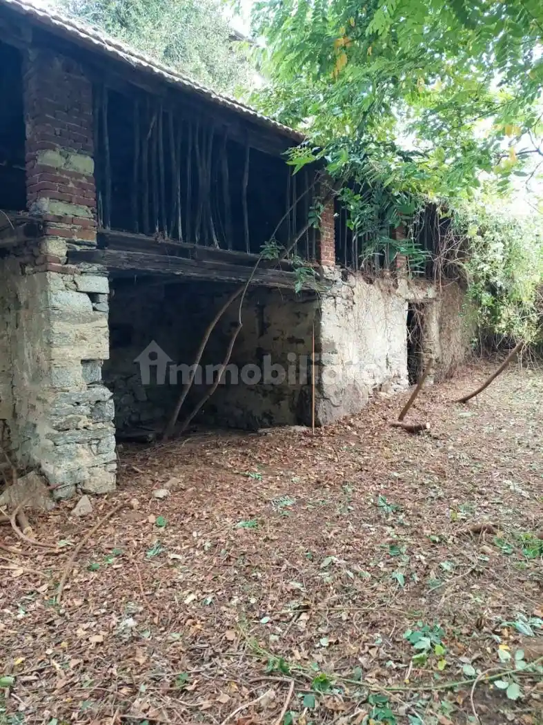 Rustico - Casale in vendita a Pella