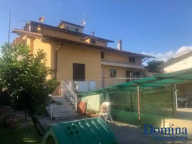Villetta a schiera in vendita a Massa