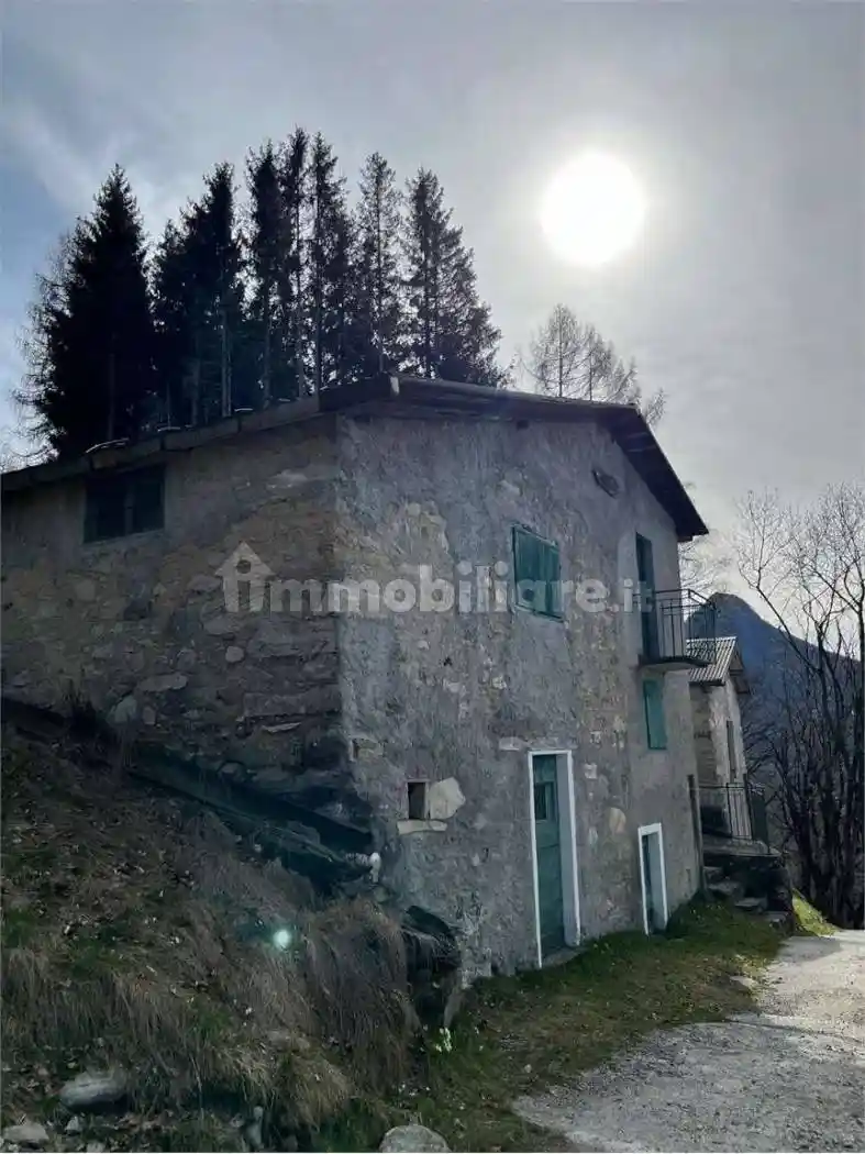 Rustico - Casale in vendita a Schignano