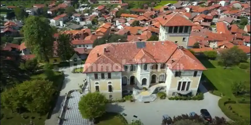 Palazzo - Edificio in vendita a Biella