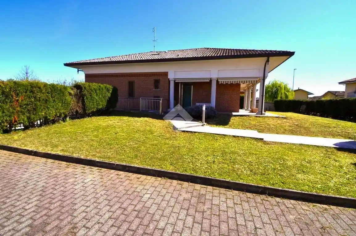 Villa in vendita a Agrate Brianza