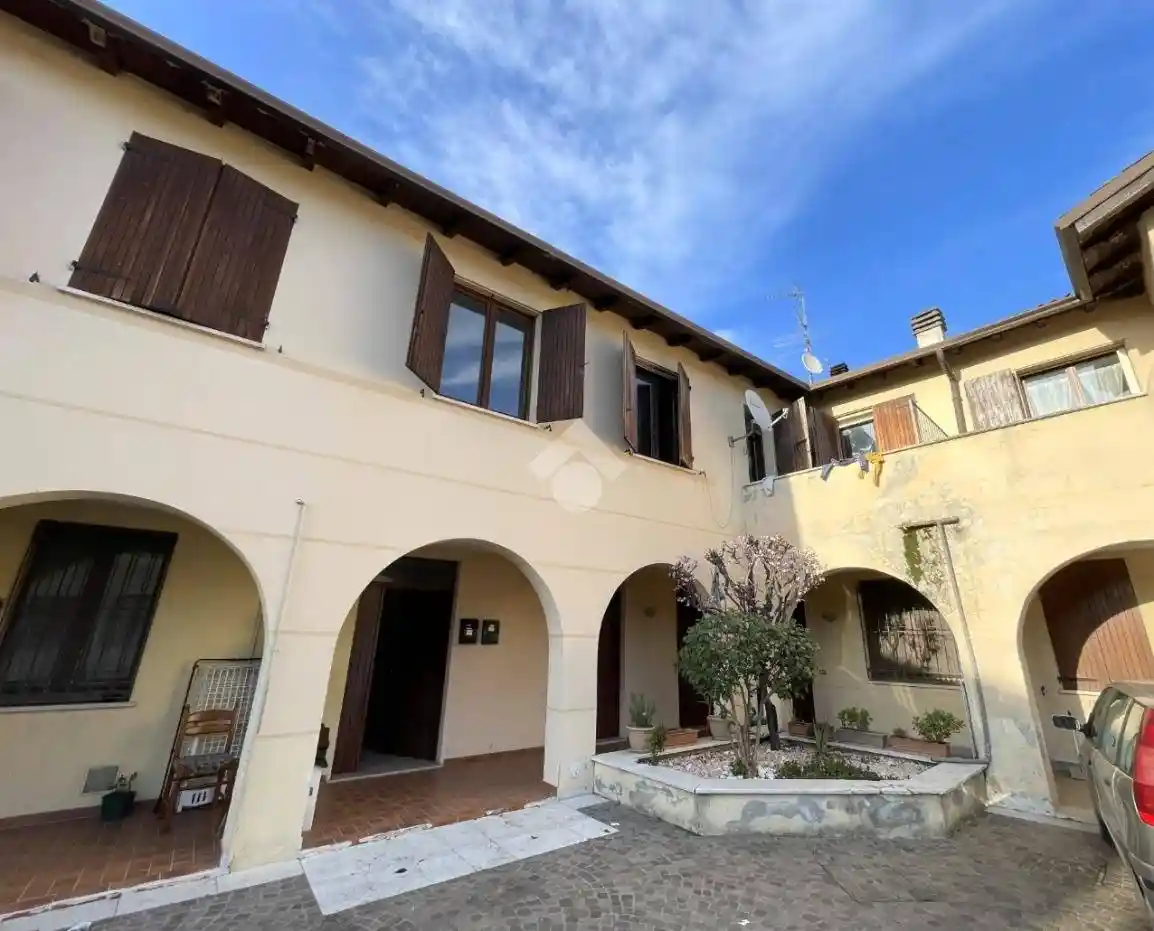 Trilocale via Fossa Regia 1, Centro, Casalromano - foto 2