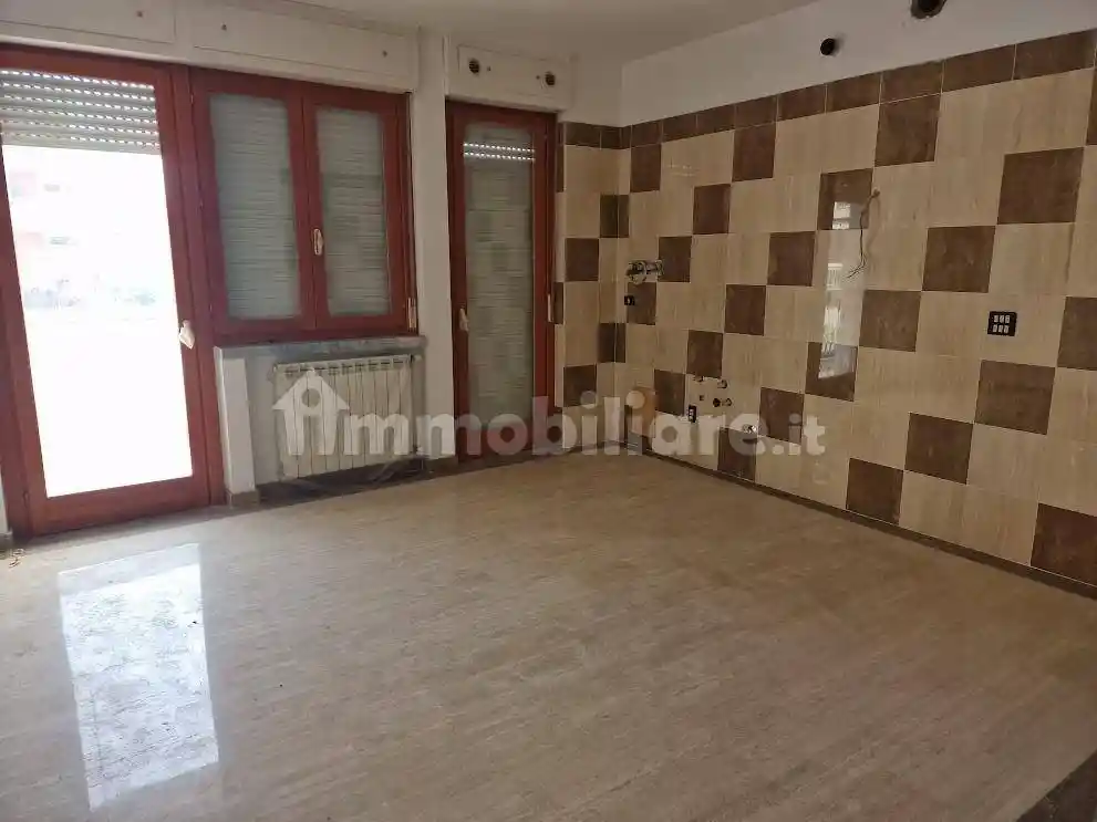 Appartamento in affitto a Carrara