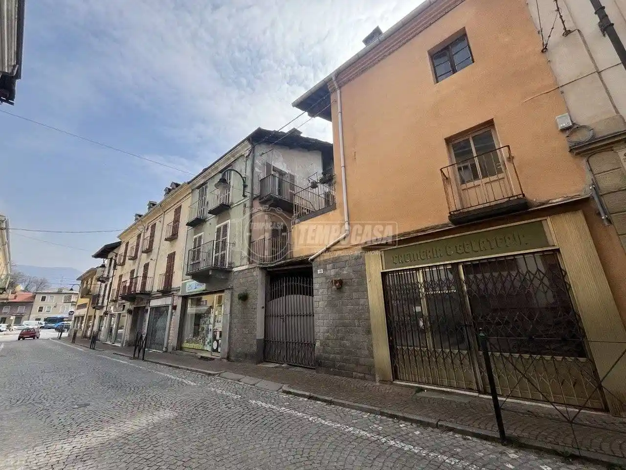 Palazzo - Edificio in vendita a Pont-Canavese