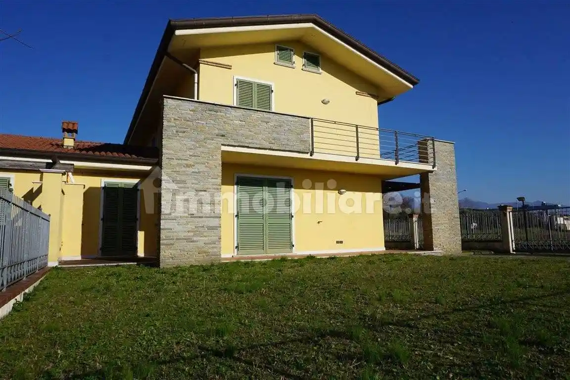 Villa in vendita a Carrara