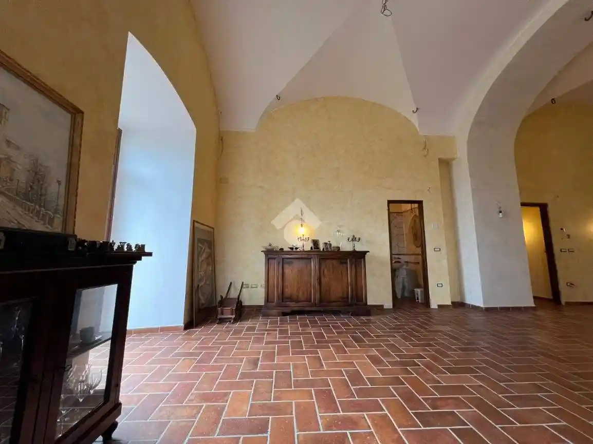 Palazzo - Edificio in vendita a Monte San Giovanni Campano