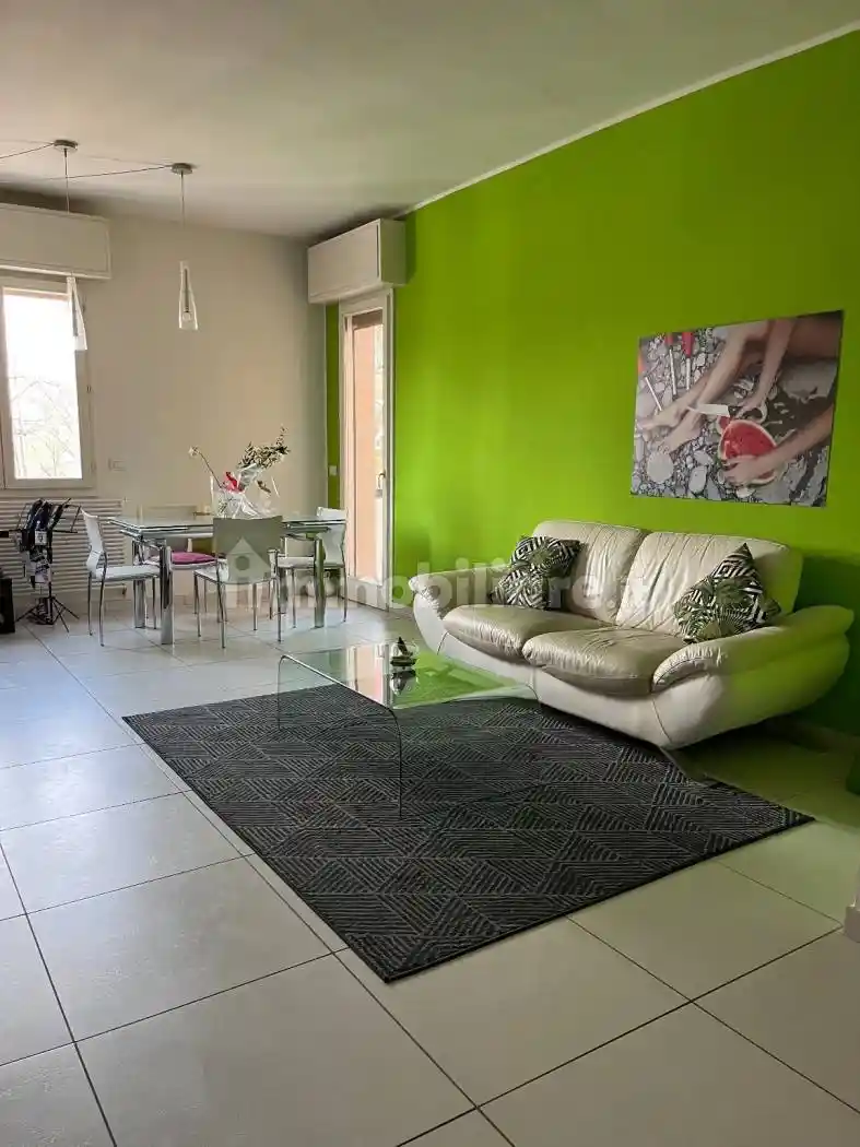 Palazzo - Edificio in vendita a Modena