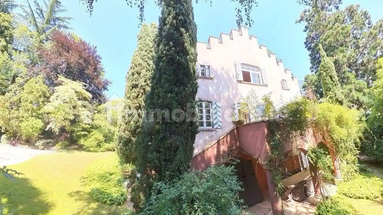 Palazzo - Edificio in vendita a Merano