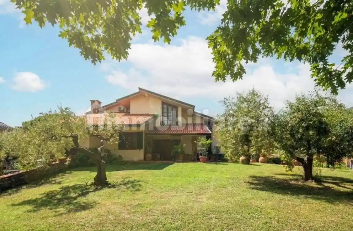 Villa in vendita a Montale