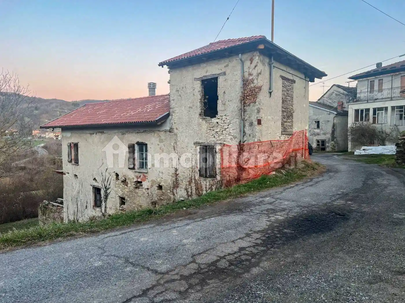Rustico - Casale in vendita a Camerana