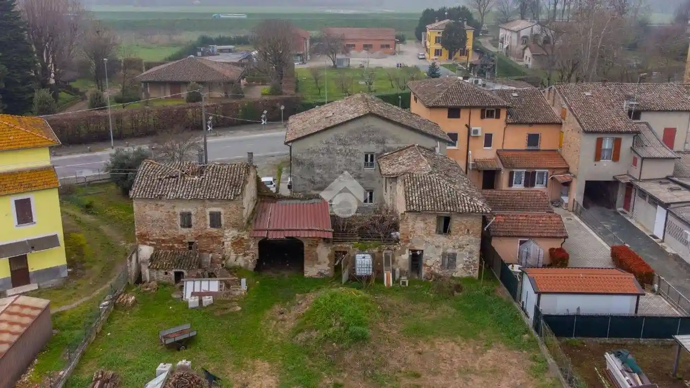Rustico - Casale in vendita a Parma