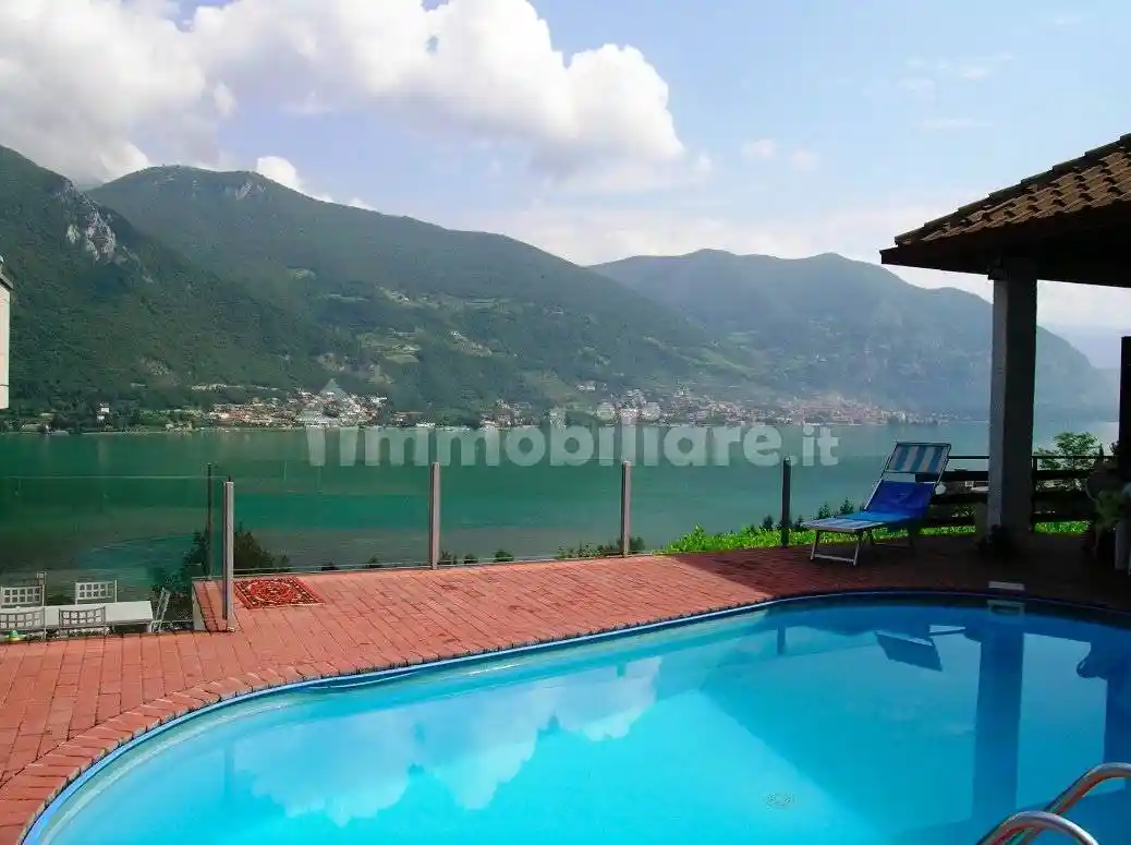 Villa in vendita a Iseo