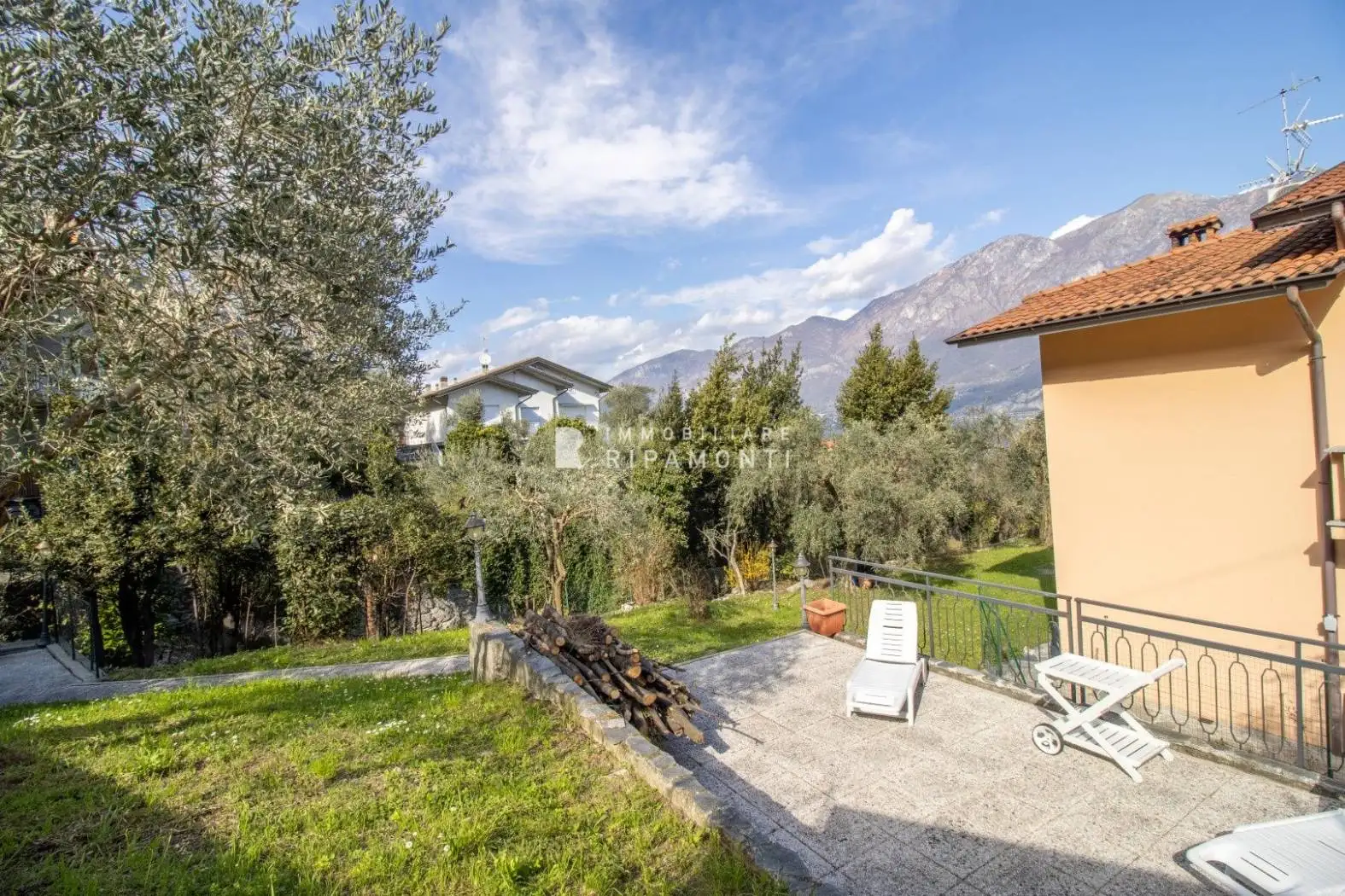 Appartamento in affitto a Oliveto Lario