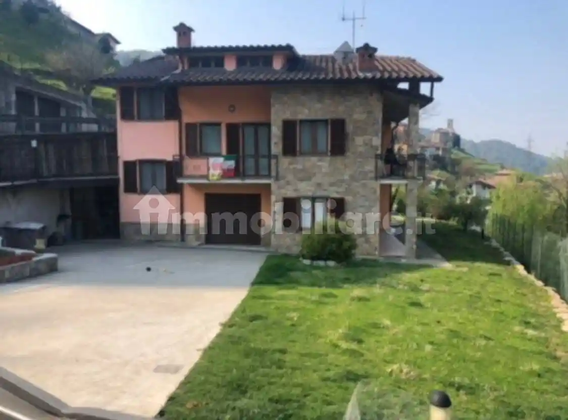 Villa in vendita a Grone