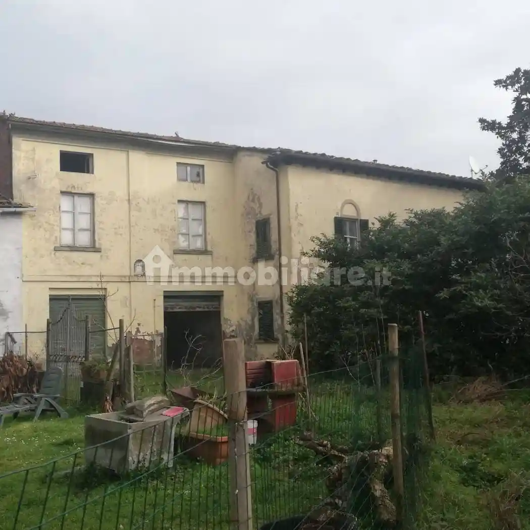 Rustico - Casale in vendita a Quarrata