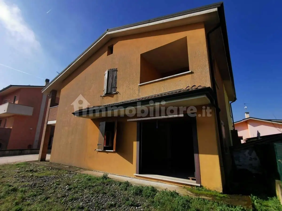 Villa a schiera via Cordelia , 131, Centro, Bergantino - foto 3